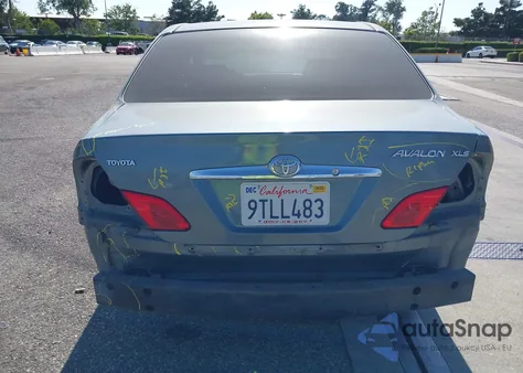 2004 Toyota Avalon Xls z USA, uszkodzony, nr VIN 4T1BF28B54U388698